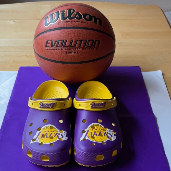 🏀 CROCS NBA™️ LOS ANGELES LAKERS CLASSIC CLOGS 🏀 - Picture 4 of 16